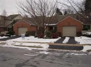 108 Cambridge Dr, Hershey, PA 17033