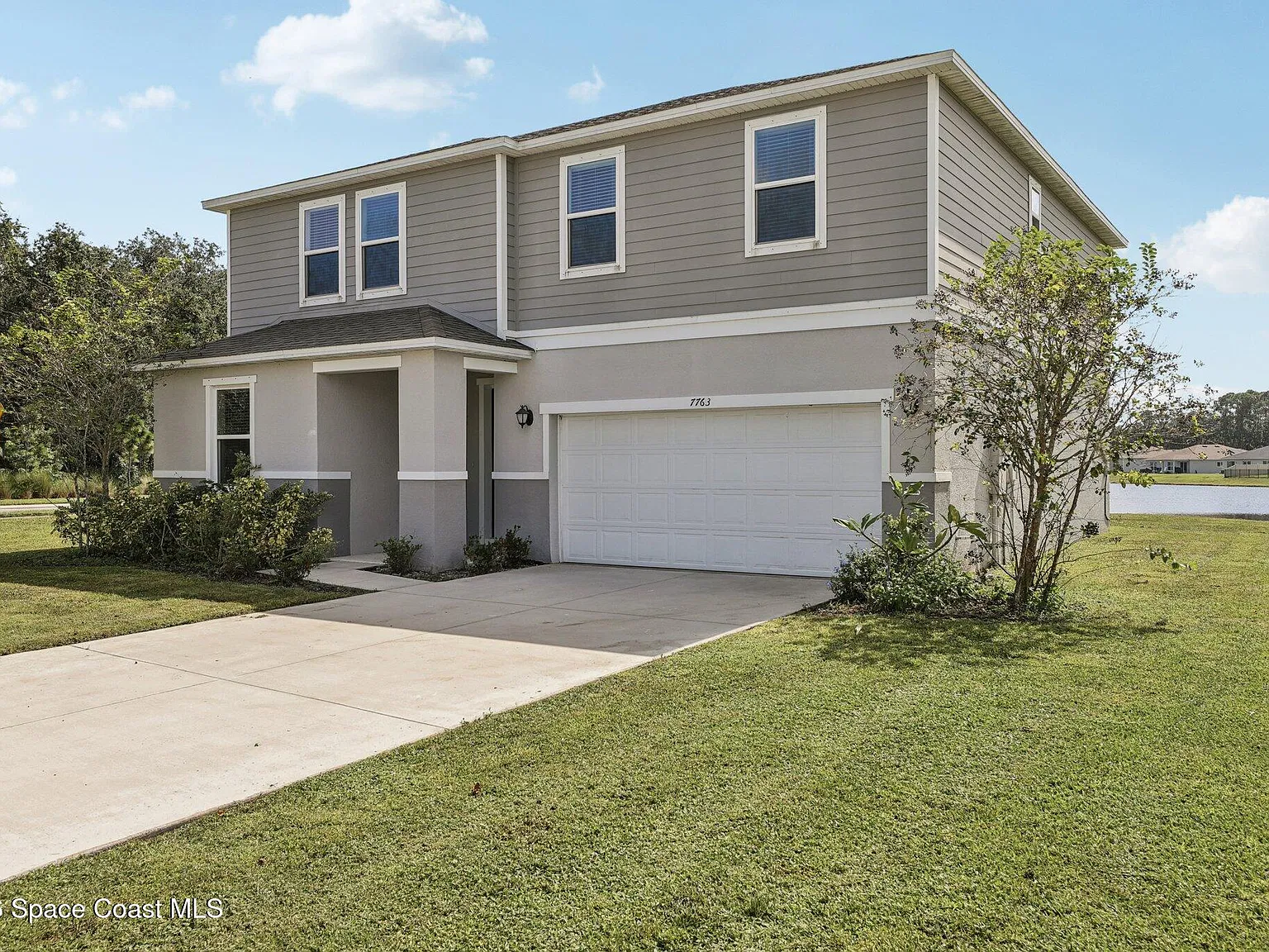 5 bed, 3.0 bath, 2654 sqft, $3,200 — Photo 2
