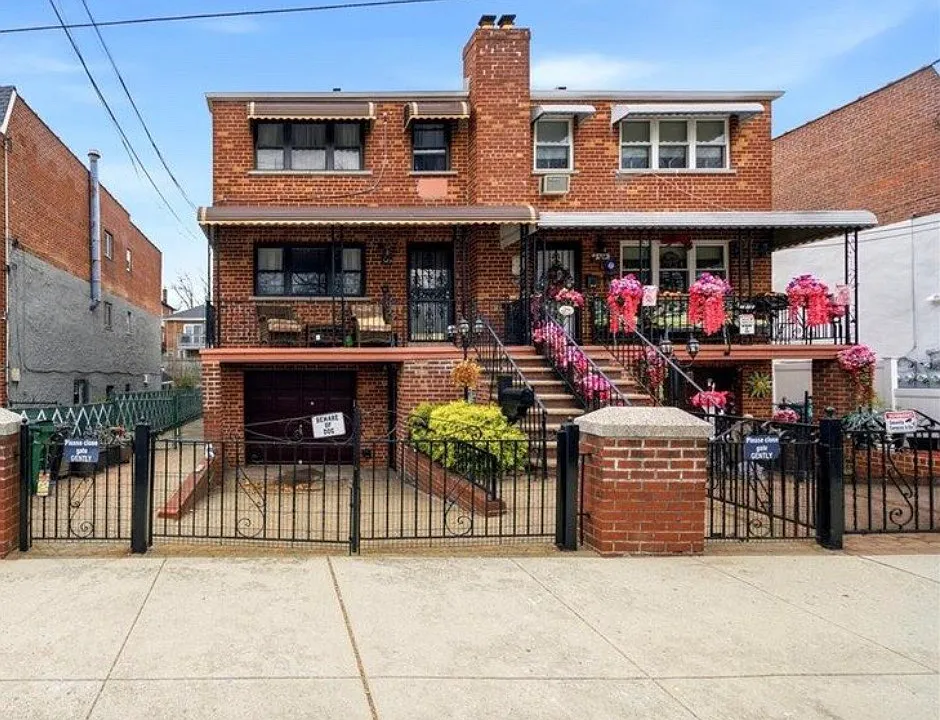 545 Hollywood Ave #2