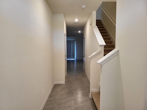 3rd image of 1204 Draintree St