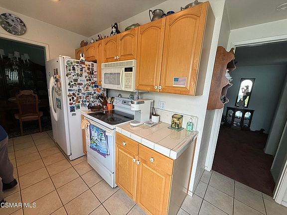 3rd image of 1404 W Wilshire Ave