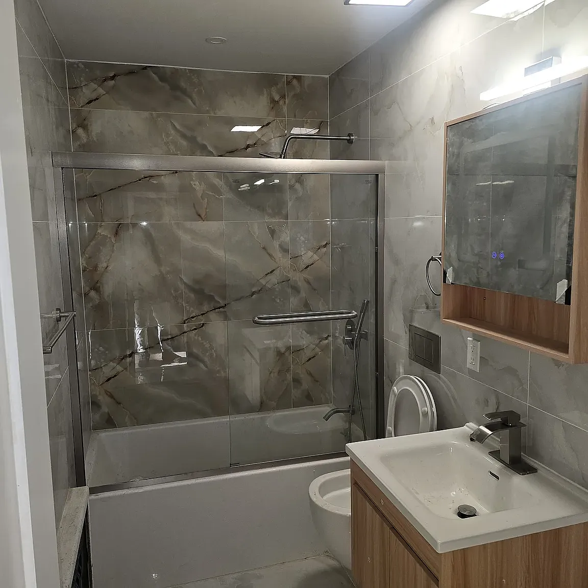 Photo 2 of 4 - 1424 E 102nd St #1A - Brooklyn, NY Building Photo - 1424 E 102nd St #1A