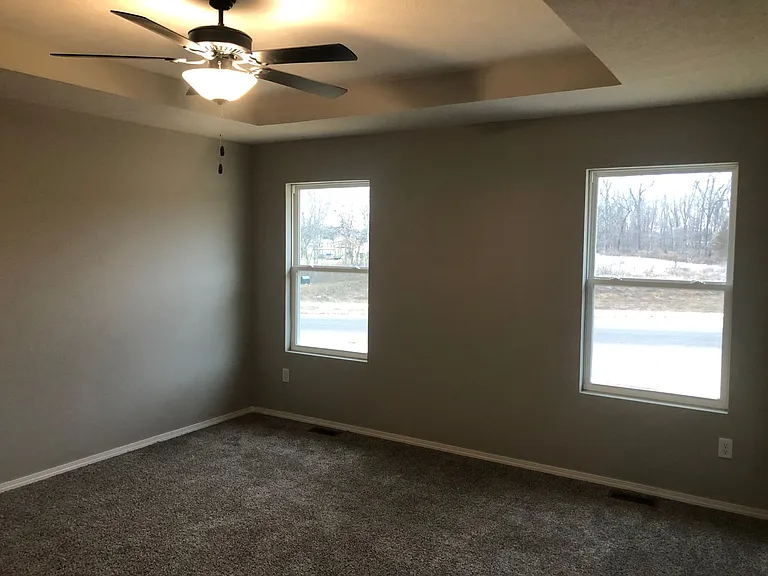 1421 Drayton Ct — Photo 13