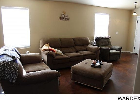 5th image of 2744 Phoenix Ave