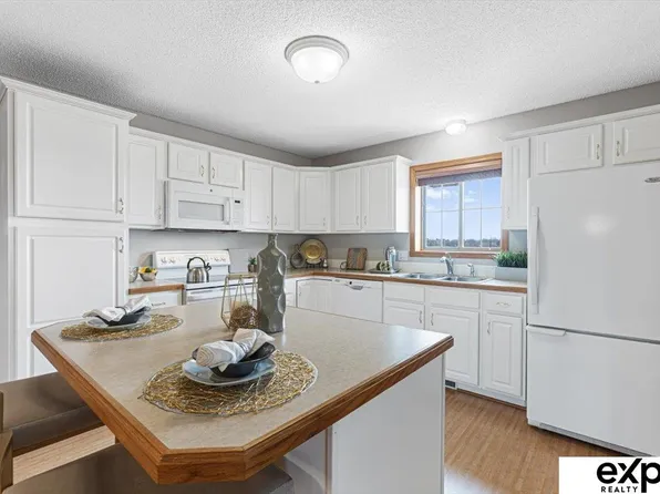 7005 S 74th St Unit 306, La Vista, NE 68128