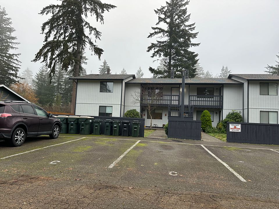 1st image of 9106 Boulder Ln SE #C