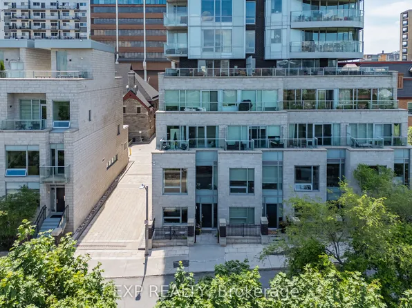 432 Sparks St, Ottawa, ON K1R 0B2