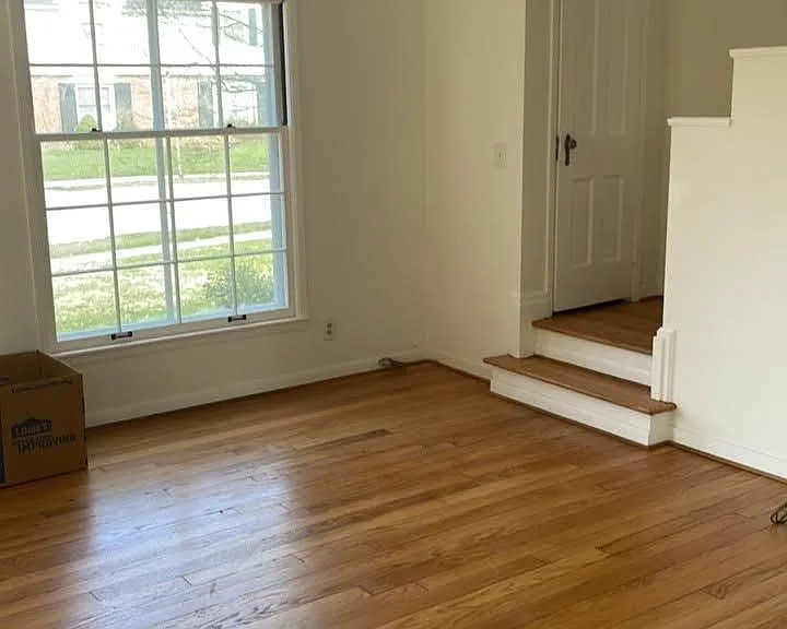 3851 Brewster St — Photo 4