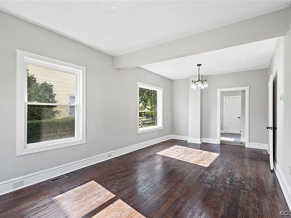 4th image of 2219 Danville St