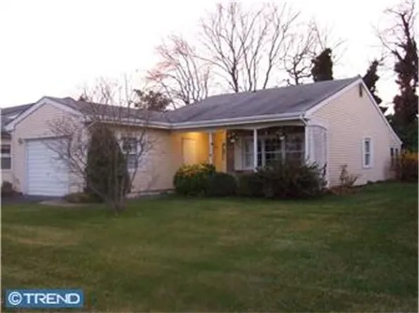 40 Sherwood Pl, Southampton, NJ 08088