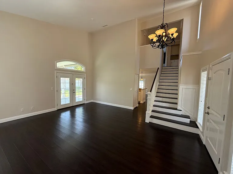 430 Carnation Pl — Photo 4