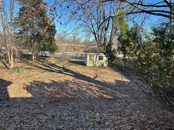 4th image of 310 N Warren Ave