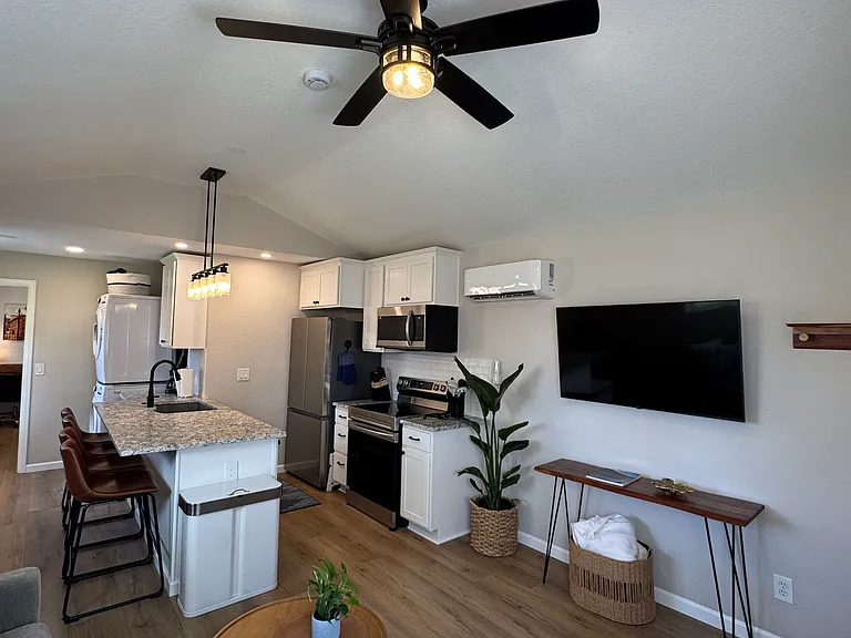 1672 Kendall St — Photo 1
