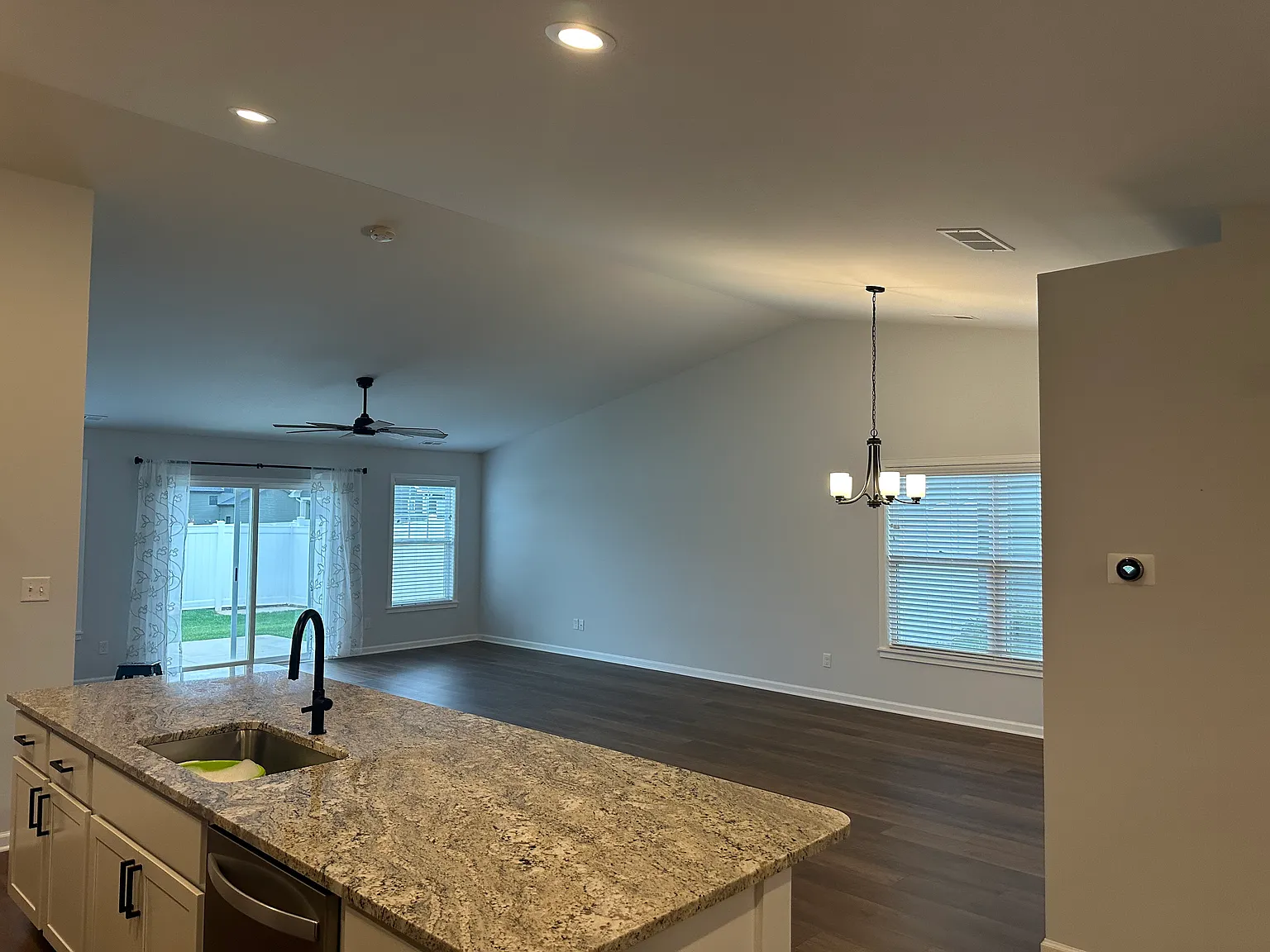 18467 Platinum Dr — Photo 2
