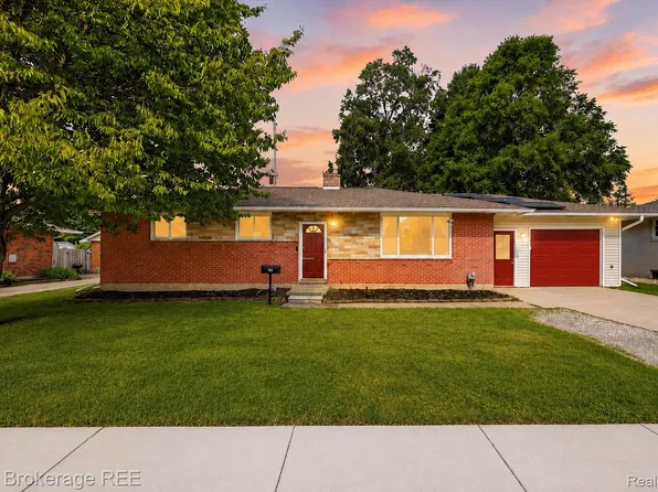 5388 Durwood Dr, Swartz Creek, MI 48473