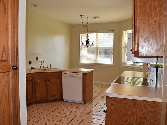 2nd image of 2619 S Oxford Dr