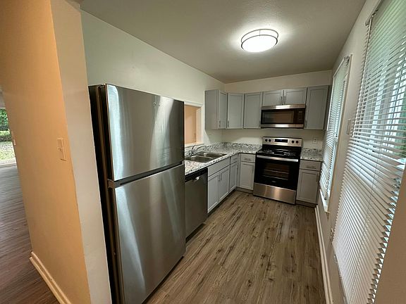4th image of 430 Hickorywood Cir
