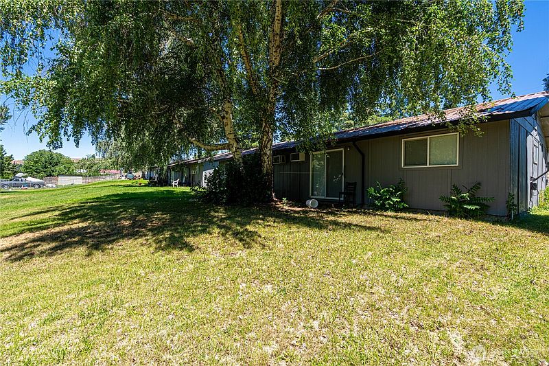 3rd image of 420 N Keller Avenue #A & B