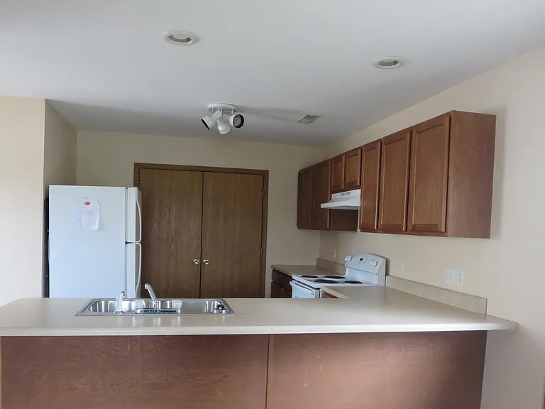 712 W Hickory St #A — Photo 6