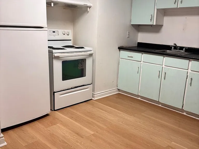 92 Bobmar Rd #BASEMENT — Photo 4