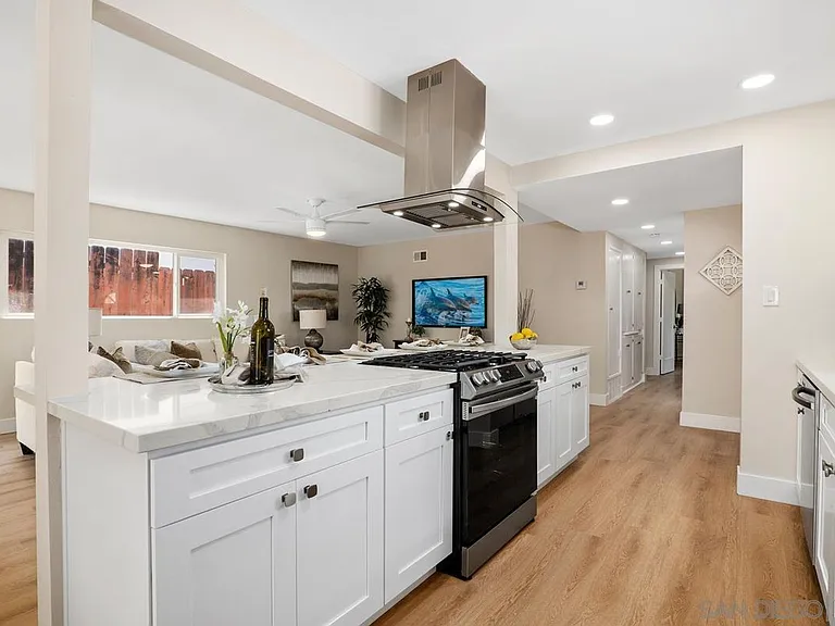 5051 Lenore Dr — Photo 5