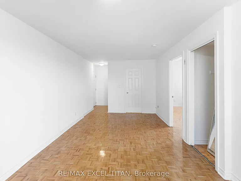 1407 Dupont St #409 — Photo 7