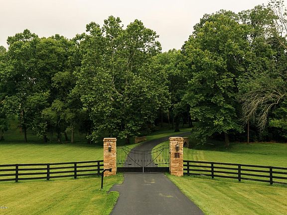 RealTourCast - J Beam - 16520 Taylorsvil