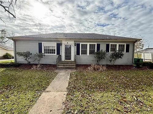 809 Mallard St Photo 1