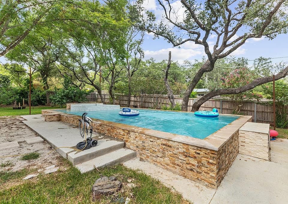 1st image of 308 Tanglewood Dr