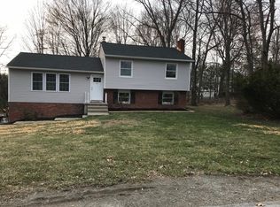 24 Cromwell Dr, Poughkeepsie, NY 12603