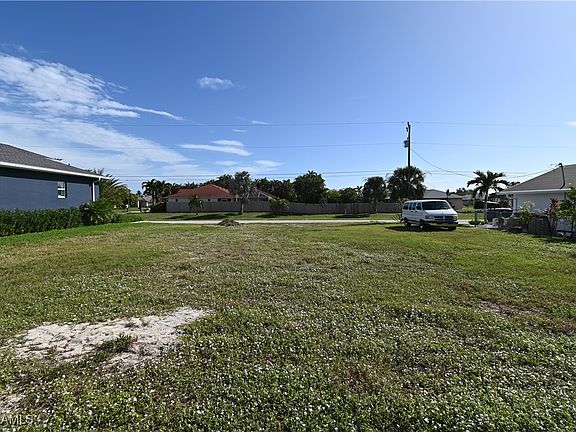 5th image of 4306 SW 5th Ave