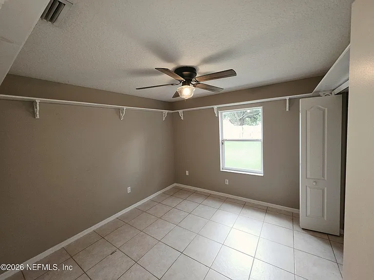 38 Pebble Wood Ln — Photo 5
