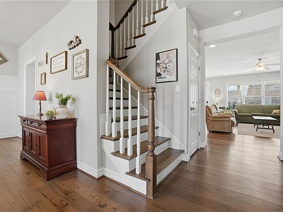 3rd image of 3476 Raintree Cir