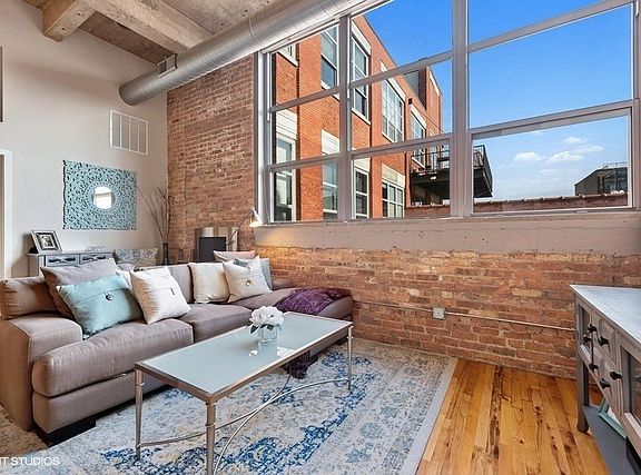 5th image of 1735 N Paulina St APT 505