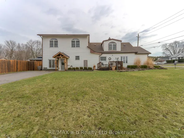 13 Potters Rd N, Tillsonburg, ON N4G 2G9