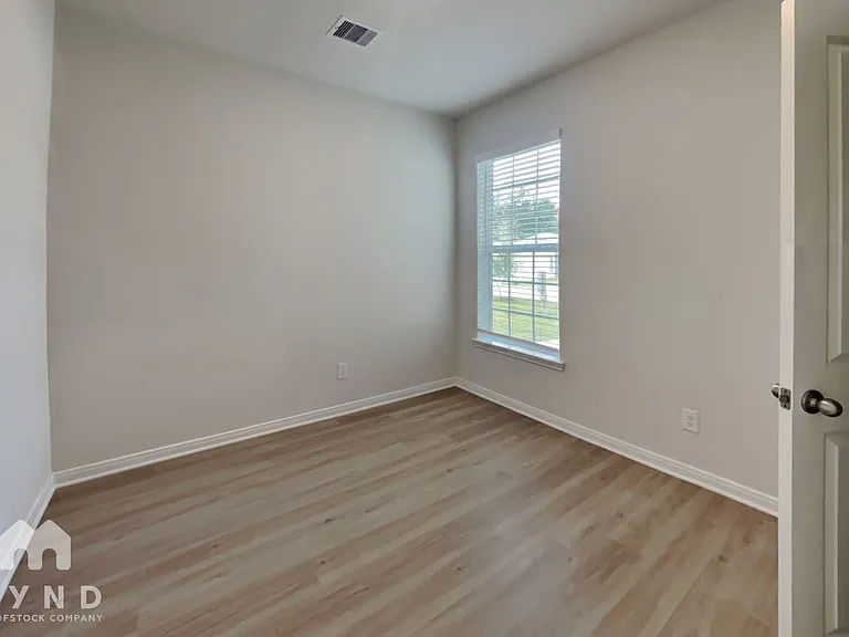 15468 Maple Terrace Dr — Photo 12