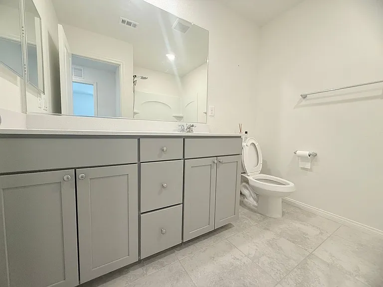 7659 W Mistral Ave — Photo 22