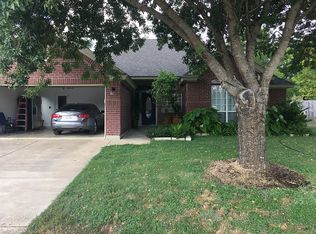 635 Yegua Dr, Lexington, TX 78947