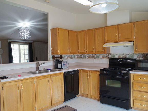 Spacious Kitchen
