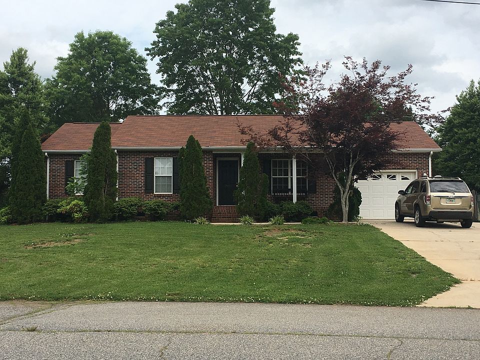 1st image of 2550 Ashford Dr