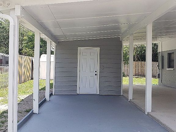 4th image of 1330 Warrington Way