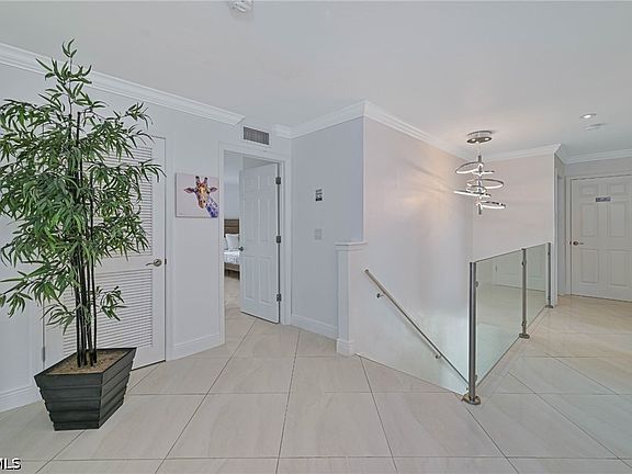 4th image of 1723 SW 40th St