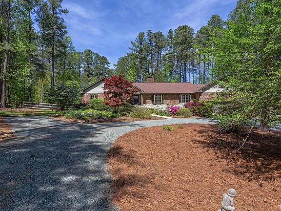 2nd image of 276 Highview Dr