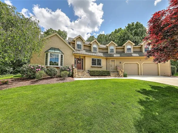 3 Monarch Way, Lincoln, RI 02865