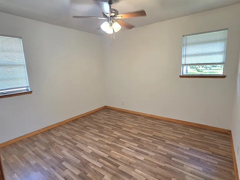 1619 Avenue G — Photo 10