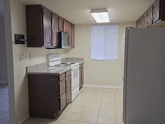 2nd image of 5185 Indian River Dr