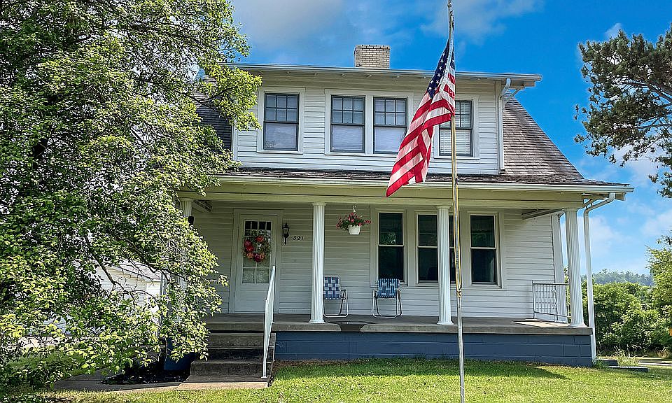 1st image of 321 Young Ln