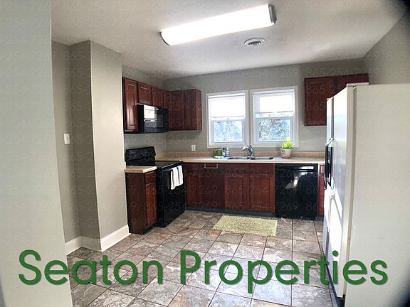 3rd image of 2801 Greenway Dr