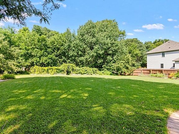 3rd image of 1488 Jewel Dr