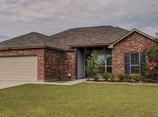 28271 Lake Sabine Dr, Livingston, LA 70754